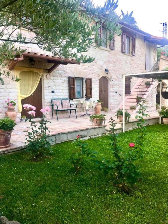 B&B Il Poggetto Serra Sant'Abbondio Екстер'єр фото